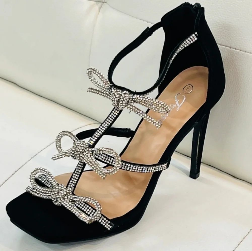 BRAND NEW FOREVER SUNUP RHINESTONE STRAPPY HEEL WOMEN'S SANDAL